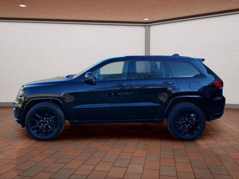 Used 2020 Jeep Grand Cherokee Altitude AWD/4WD image 8