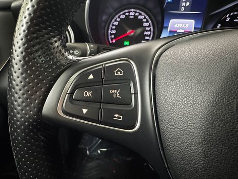 Used 2019 Mercedes-Benz GLC 300 4MATIC image 24