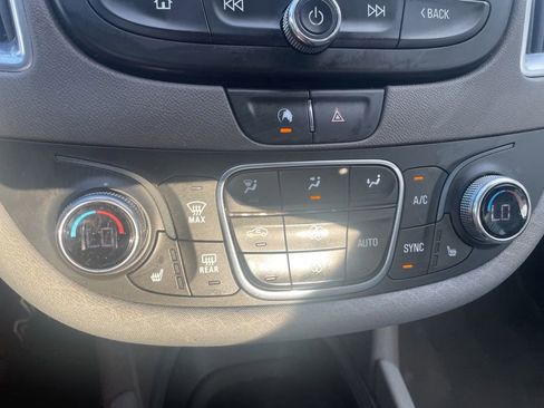 Used 2020 Chevrolet Malibu LT FWD image 15