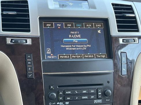 Used 2012 Cadillac Escalade Premium AWD/4WD image 16