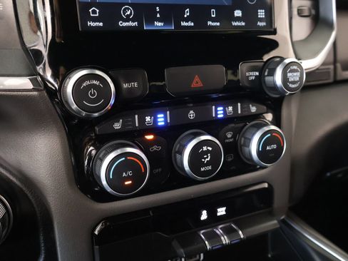 Used 2024 RAM 1500 Laramie RWD image 8