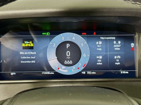 Used 2026 Land Rover Range Rover Velar Dynamic SE AWD/4WD image 12
