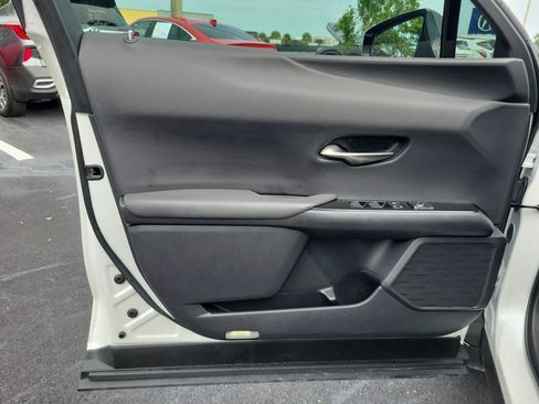 Used 2021 Lexus UX 200 w/ Premium Package FWD image 18
