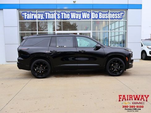 Certified 2024 Chevrolet Traverse RS w/ LPO, Floor Liner Package image 1