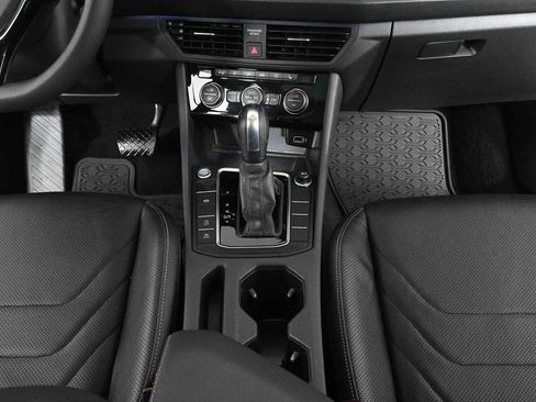Used 2020 Volkswagen Jetta SEL Premium FWD image 17