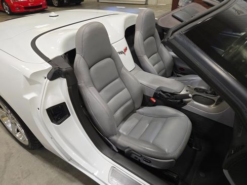 Used 2005 Chevrolet Corvette Convertible w/ Preferred Equipment Group image 17
