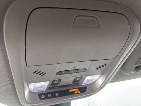 Used 2021 Buick Enclave Avenir image 28