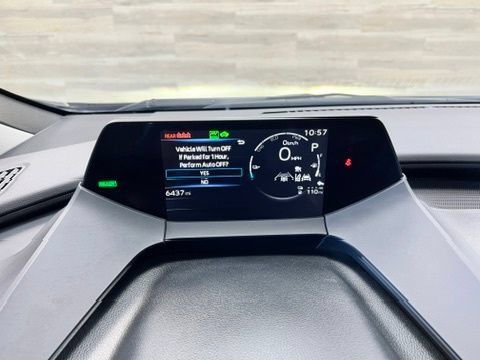 Used 2025 Toyota Prius Plug-In Hybrid FWD image 4