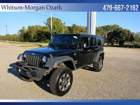 Used 2018 Jeep Wrangler Unlimited Sport w/ Connectivity Group image 3