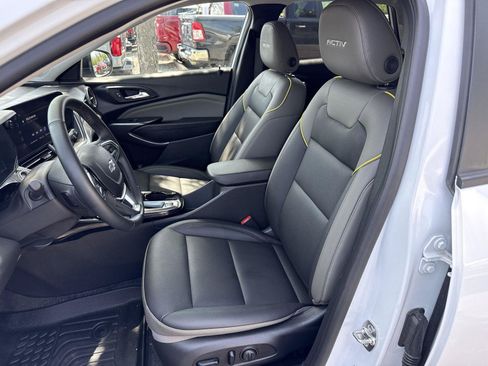 Used 2025 Chevrolet Trax ACTIV w/ Driver Confidence Package FWD image 13
