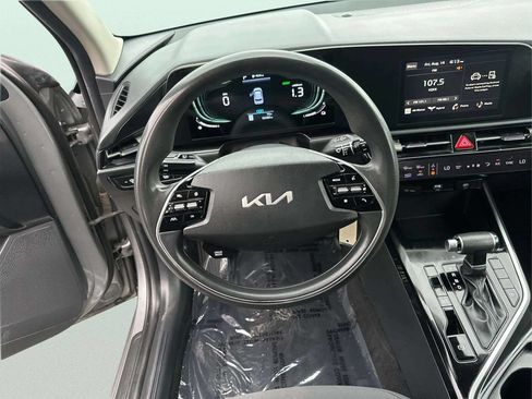 Used 2023 Kia Niro LX FWD image 19
