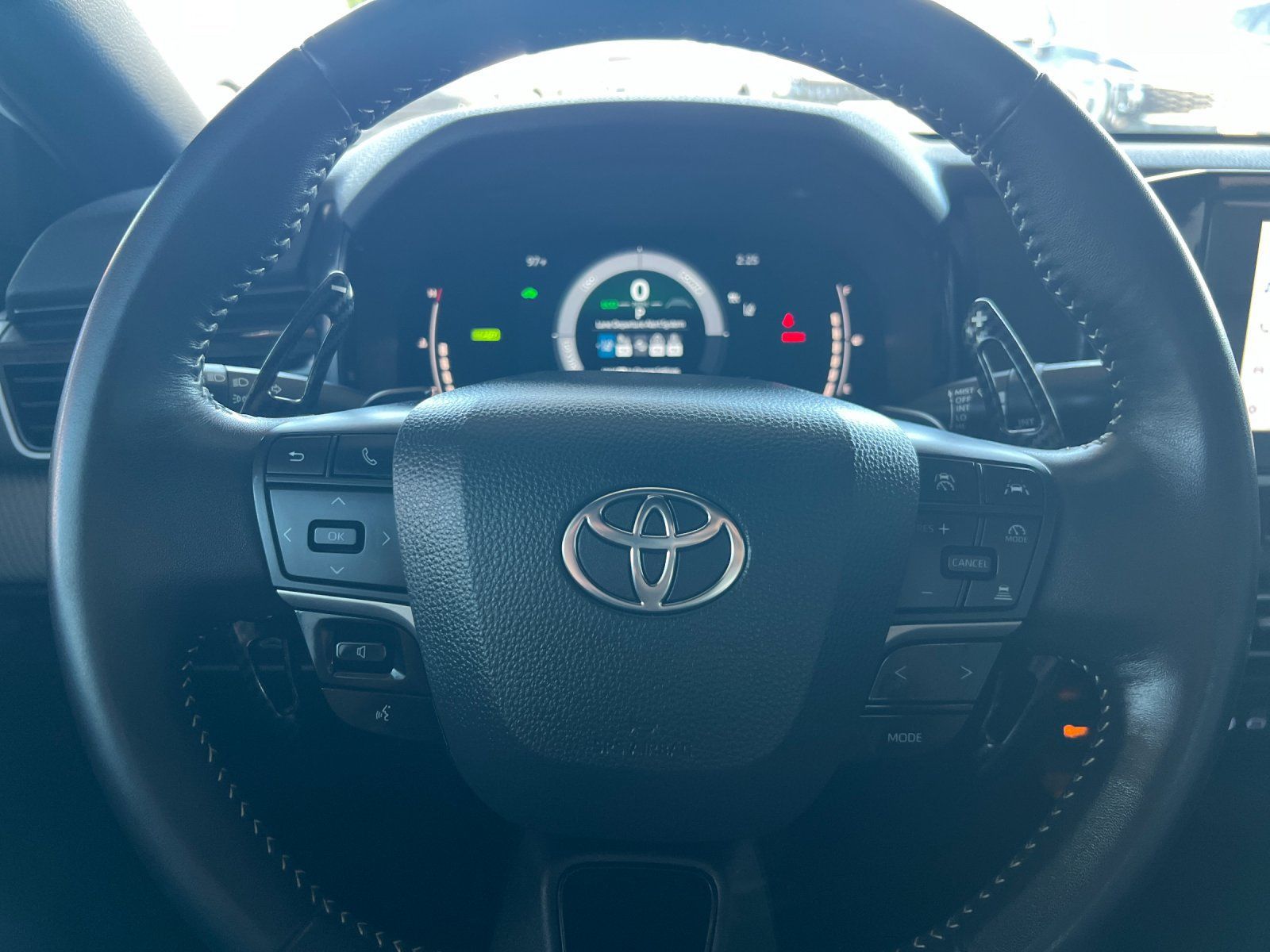 Used 2025 Toyota Camry SE FWD image 22