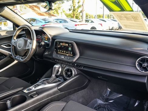 Used 2017 Chevrolet Camaro SS RWD image 18