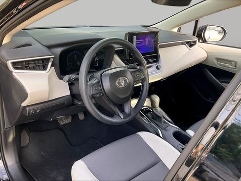 Used 2026 Toyota Corolla LE FWD image 17