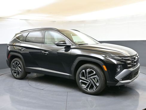 Certified 2025 Hyundai Tucson Limited AWD/4WD image 7