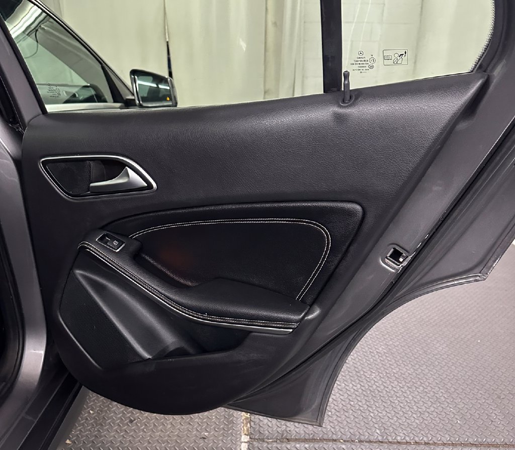 Used 2017 Mercedes-Benz GLA 250 4MATIC image 27