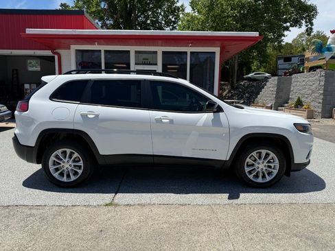 Used 2022 Jeep Cherokee Latitude Lux w/ Sun & Sound Group FWD image 13