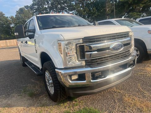 Used 2019 Ford F350 XLT w/ XLT Value Package AWD/4WD image 3