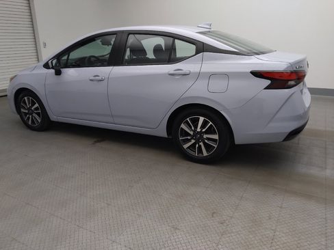 Used 2024 Nissan Versa SV FWD image 3