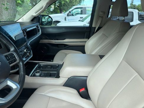 Used 2024 Ford Expedition Max XLT RWD image 6