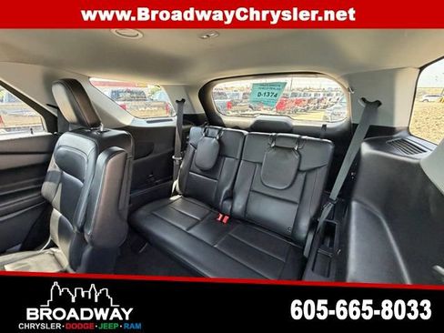 Used 2022 Ford Explorer XLT w/ Equipment Group 202A AWD/4WD image 15