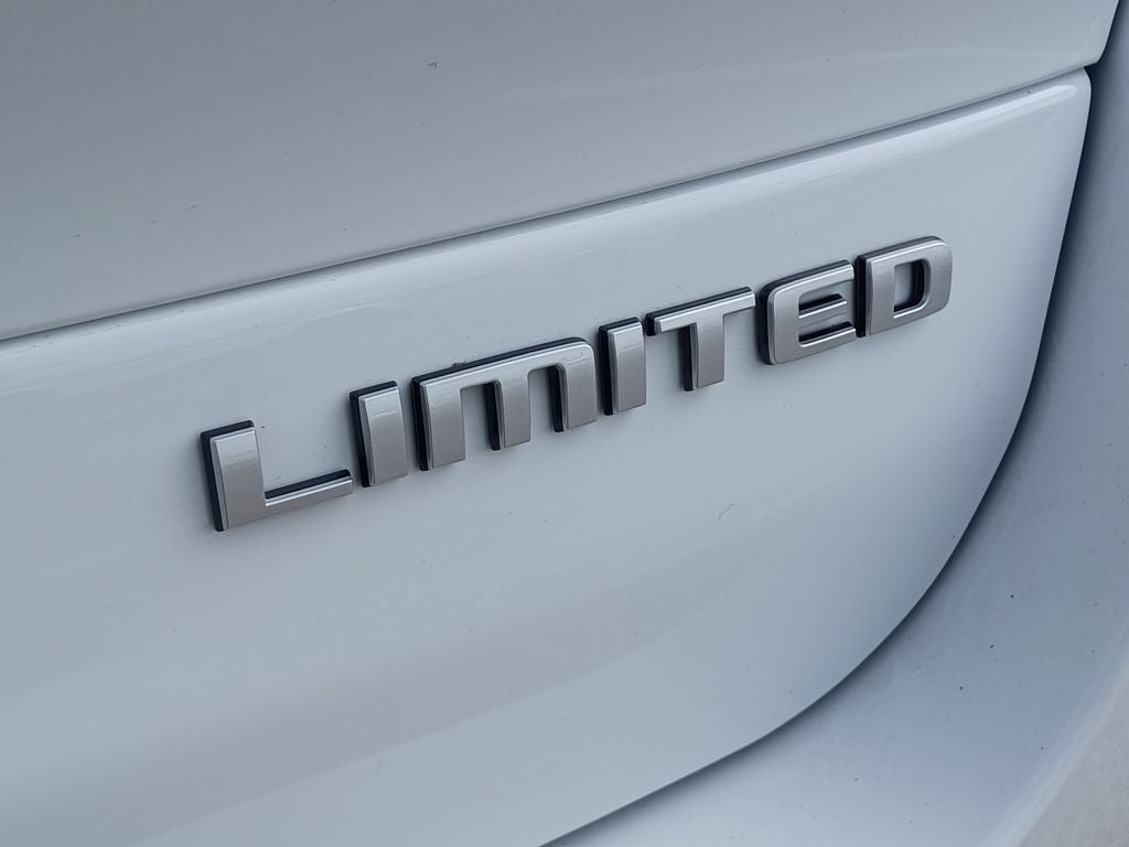 Used 2024 Jeep Grand Cherokee L Limited AWD/4WD image 34
