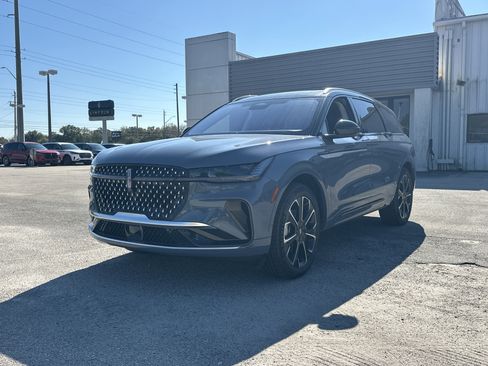 New 2026 Lincoln Nautilus Reserve image 2