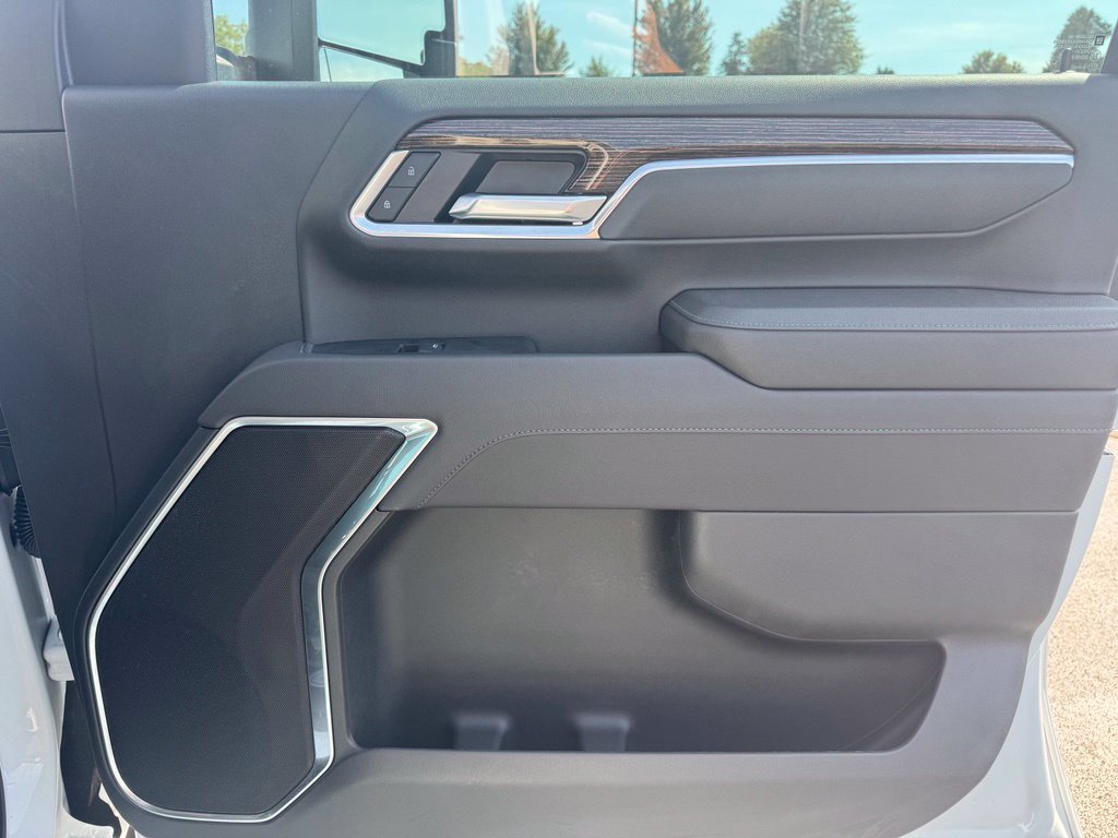Used 2025 GMC Sierra 2500 SLE w/ SLE Value Package; AWD/4WD image 14
