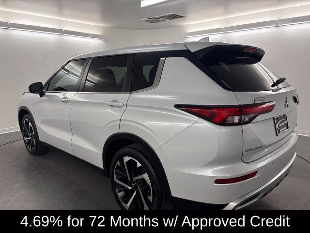 Used 2024 Mitsubishi Outlander SE Black Edition FWD image 5