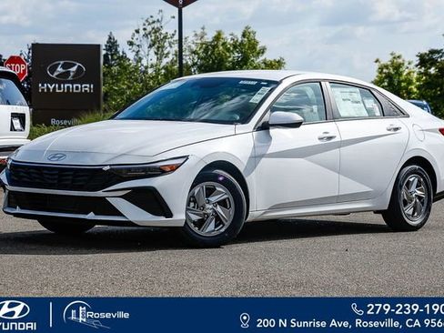 New 2026 Hyundai Elantra SE FWD image 1