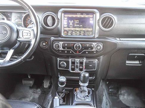 Used 2020 Jeep Gladiator Overland image 13