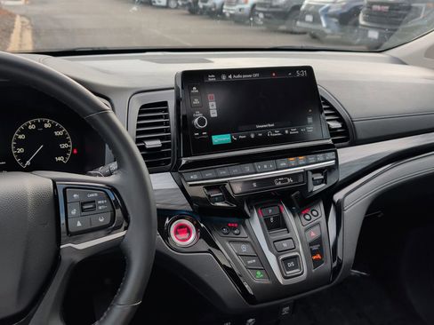 Used 2025 Honda Odyssey Elite image 9