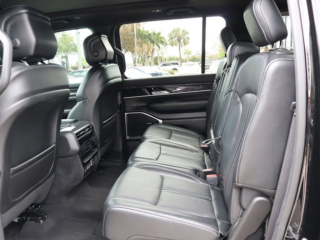 Used 2022 Jeep Wagoneer Series II w/ Premium Group I AWD/4WD image 40