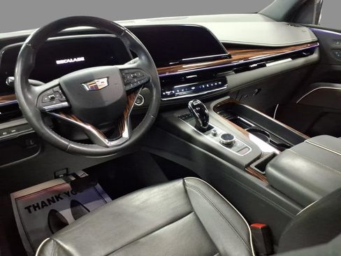 Used 2022 Cadillac Escalade Premium Luxury AWD/4WD image 13