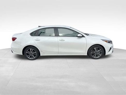 Certified 2024 Kia Forte LXS image 9