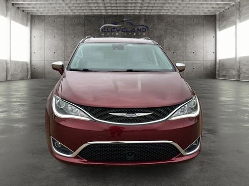 Used 2017 Chrysler Pacifica Limited FWD image 7