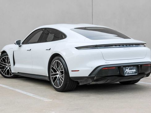 Used 2022 Porsche Taycan RWD image 11
