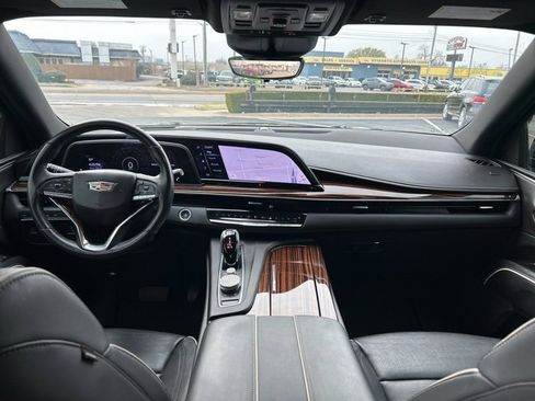 Used 2023 Cadillac Escalade Premium Luxury image 11