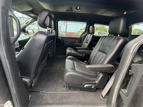 Used 2018 Dodge Grand Caravan GT FWD image 14