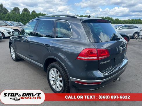 Used 2016 Volkswagen Touareg Sport image 4