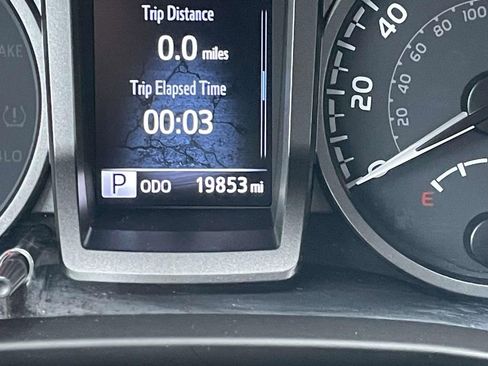 Used 2022 Toyota Tacoma TRD Off-Road w/ TRD Premium Off Road Package image 39