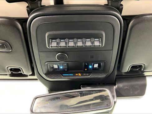 Used 2025 Ford Bronco Raptor AWD/4WD image 36