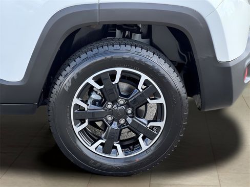 Used 2023 Jeep Renegade Trailhawk image 39