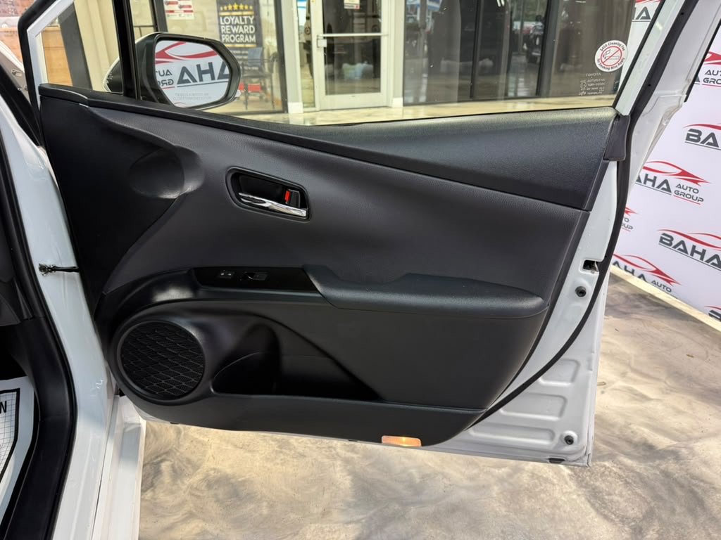 Used 2022 Toyota Prius LE FWD image 47