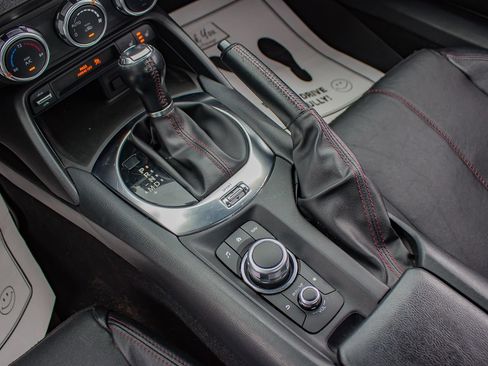 Used 2018 MAZDA MX-5 Miata RF Grand Touring RWD image 24