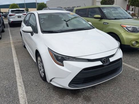 Certified 2023 Toyota Corolla LE FWD image 1