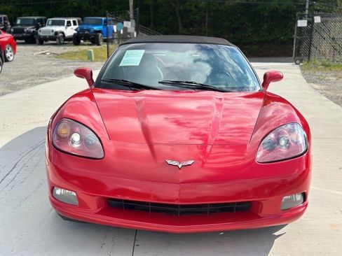 Used 2005 Chevrolet Corvette Convertible RWD image 2
