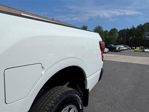 Used 2017 Nissan Titan S AWD/4WD image 14