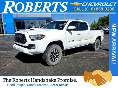 Used 2020 Toyota Tacoma TRD Sport AWD/4WD image 1