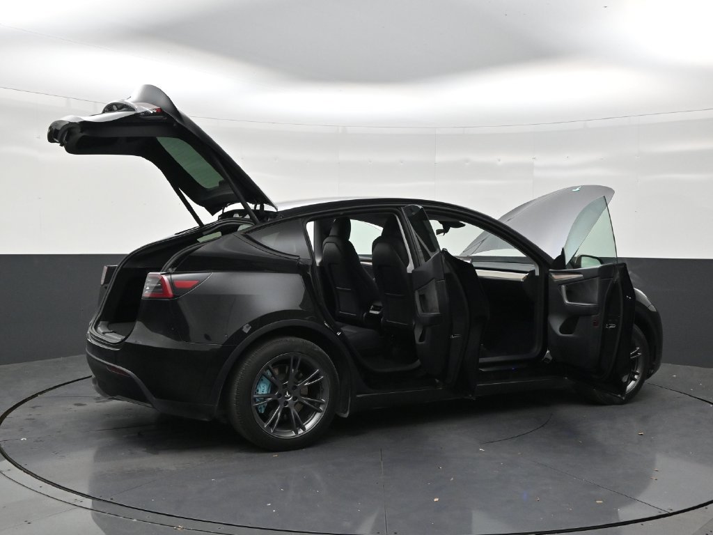 Used 2024 Tesla Model Y Long Range RWD image 27